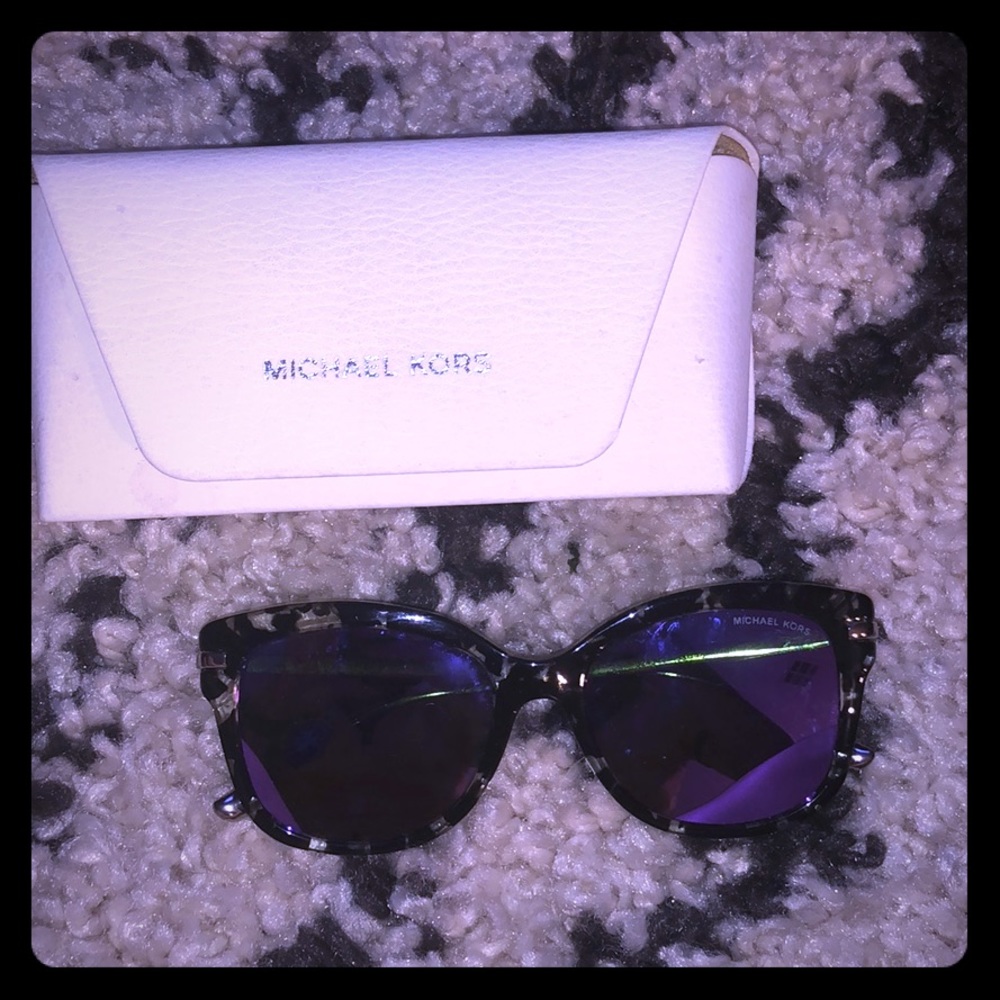 Michael Kors purpose lens w/ tortoise shell frame